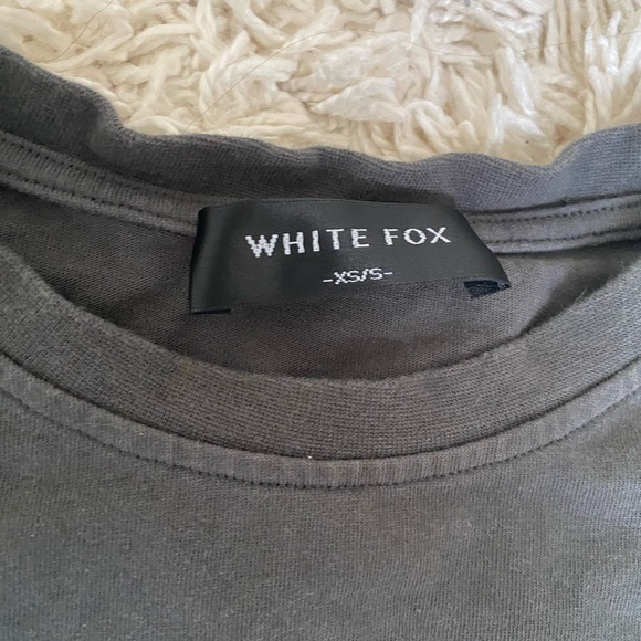 White Fox Gray Crop Top T-Shirt - Picture 3 of 5